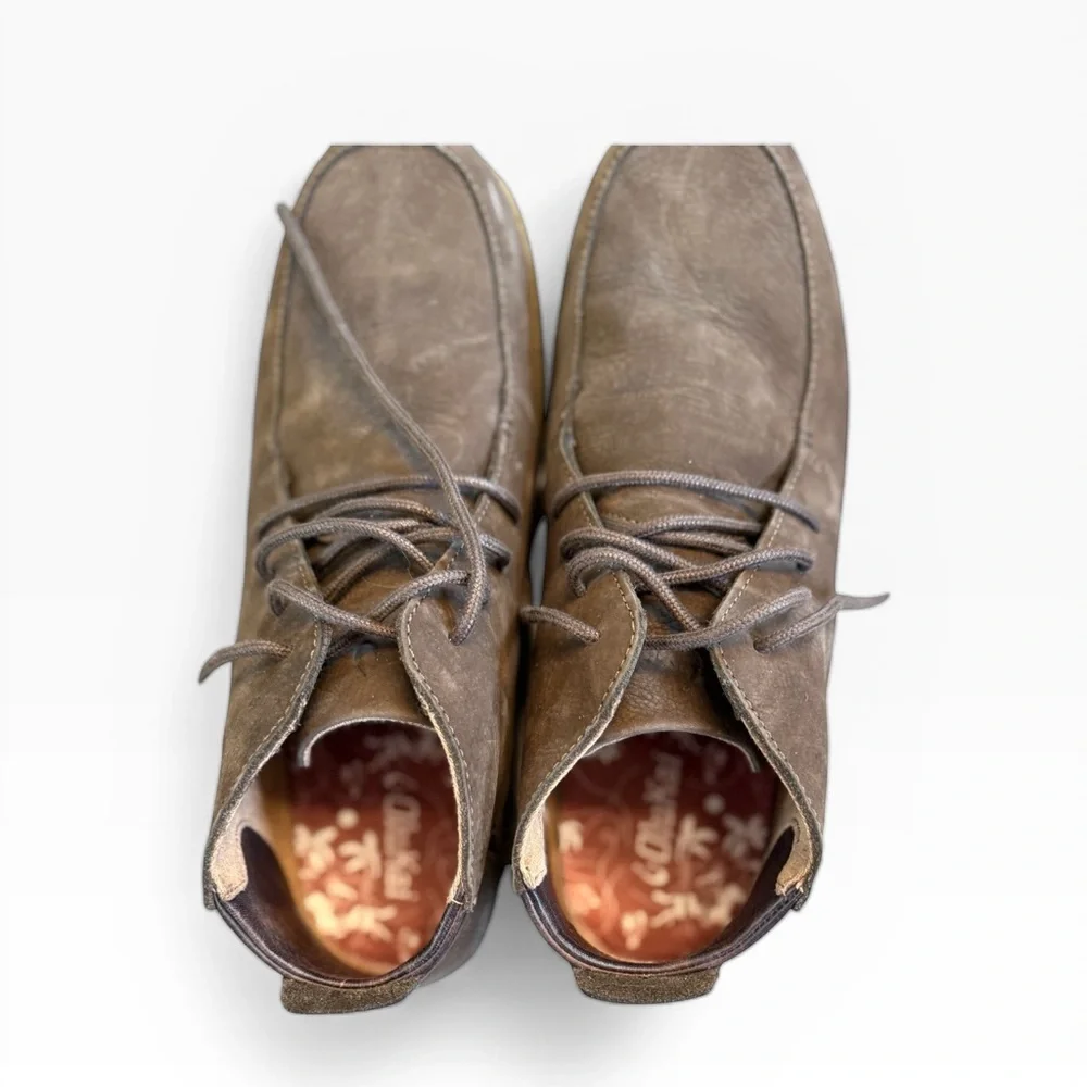 OluKai Men's Dark Brown Chukka Boots